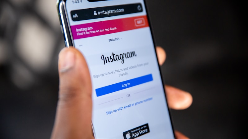 インスタのDMを削除すると相手側も消える?仕組みと見え方をやさしく解説